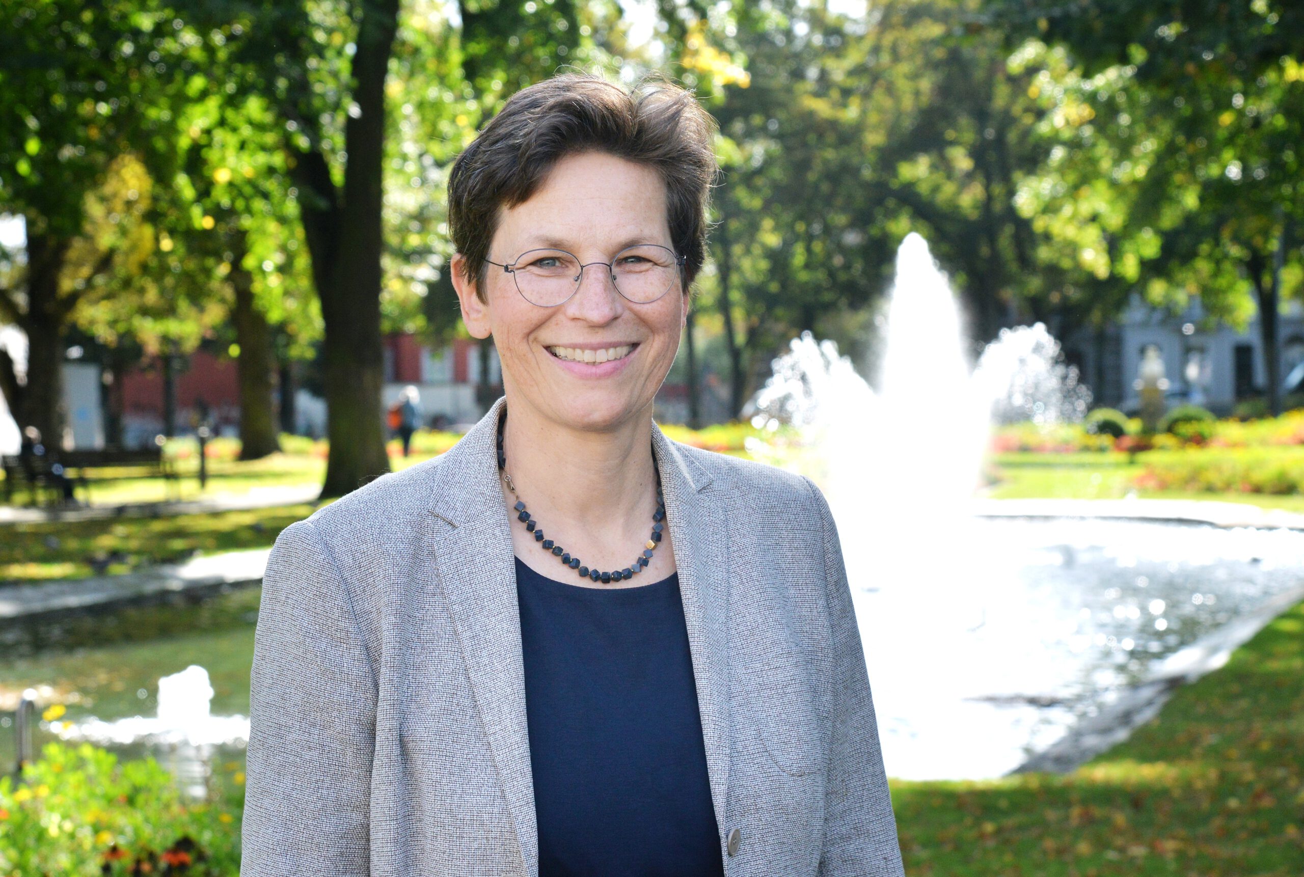 Prof. Dr. Claudia Bausewein
